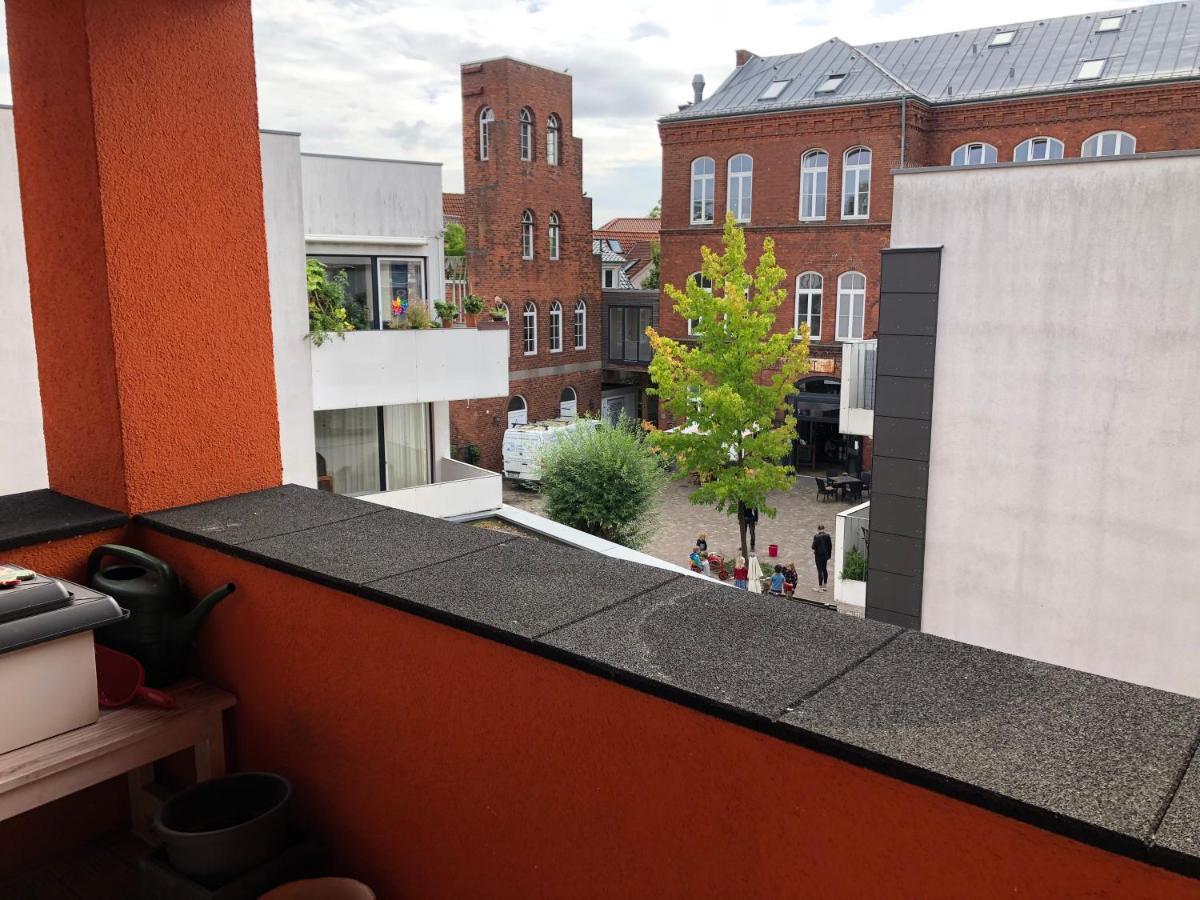 Schönes Mit Terrasse Und Großer Küche Bremen